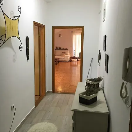 Apartment Maya Apartman *